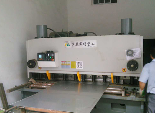 Bagaimana mesin rolling CNC berkontribusi untuk mengurangi limbah material dan mengoptimalkan penggunaan material dalam proses rolling?